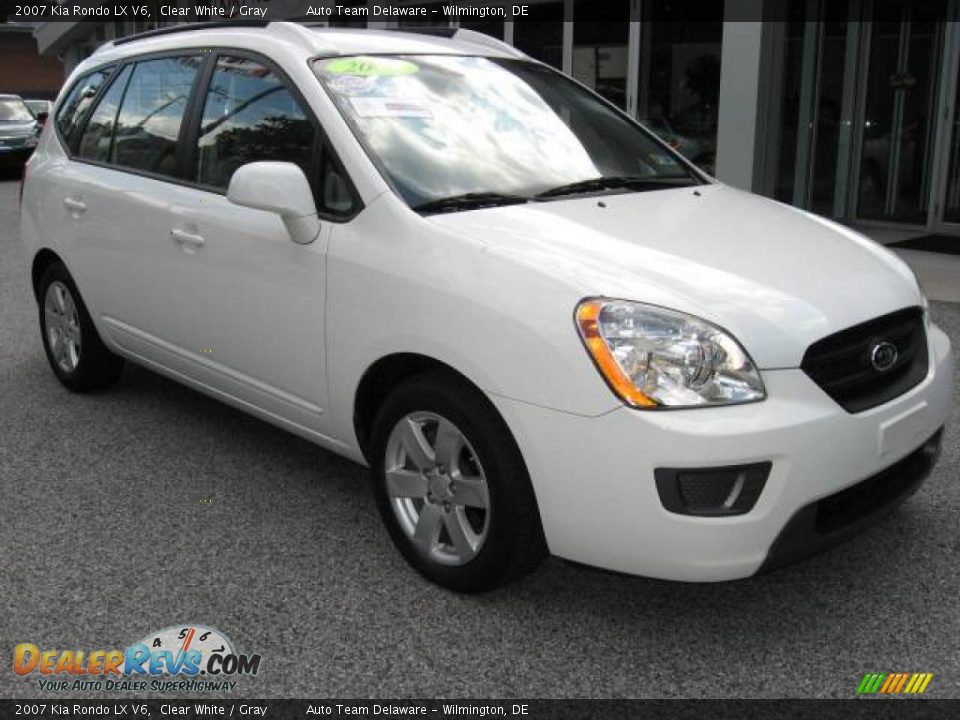 2007 Kia Rondo LX V6 Clear White / Gray Photo #2