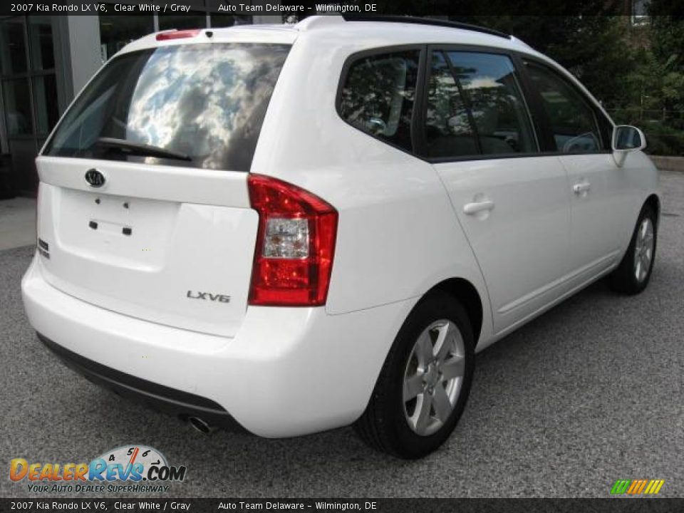 2007 Kia Rondo LX V6 Clear White / Gray Photo #8