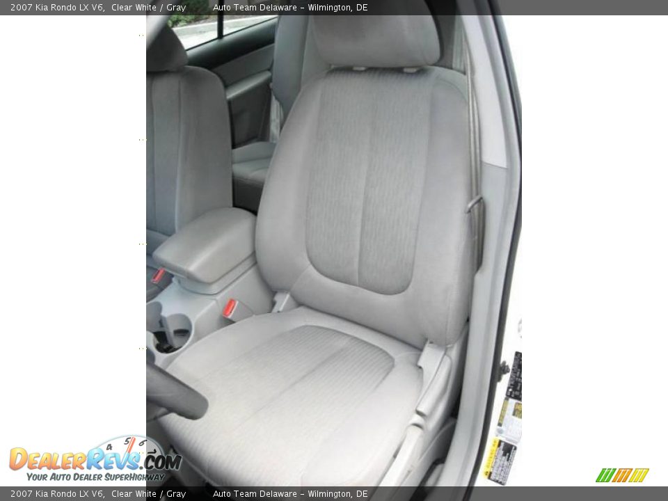 2007 Kia Rondo LX V6 Clear White / Gray Photo #13