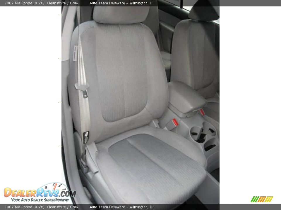 2007 Kia Rondo LX V6 Clear White / Gray Photo #25