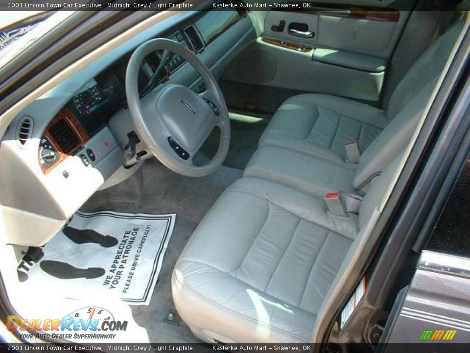 2001 Lincoln Town Car Executive Midnight Grey / Light Graphite Photo #6