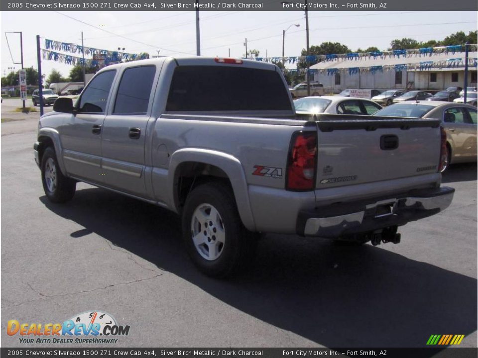 2005 Chevrolet Silverado 1500 Z71 Crew Cab 4x4 Silver Birch Metallic / Dark Charcoal Photo #2
