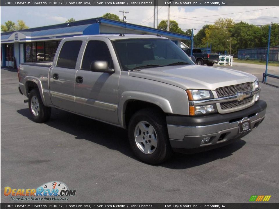 2005 Chevrolet Silverado 1500 Z71 Crew Cab 4x4 Silver Birch Metallic / Dark Charcoal Photo #4