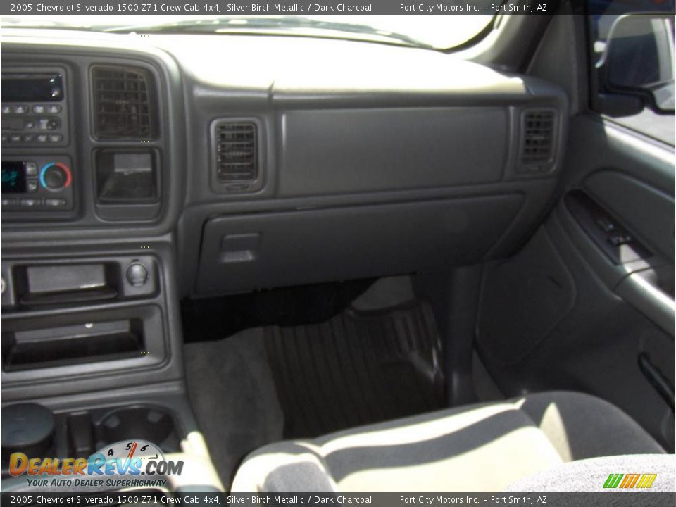 2005 Chevrolet Silverado 1500 Z71 Crew Cab 4x4 Silver Birch Metallic / Dark Charcoal Photo #9