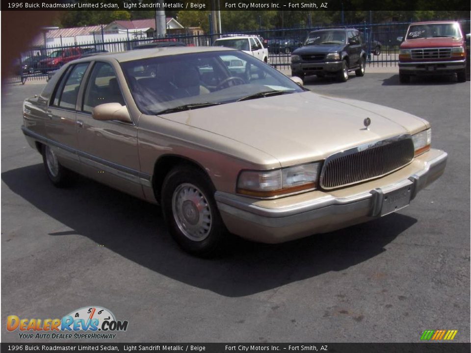 1996 Buick Roadmaster Limited Sedan Light Sandrift Metallic / Beige Photo #4