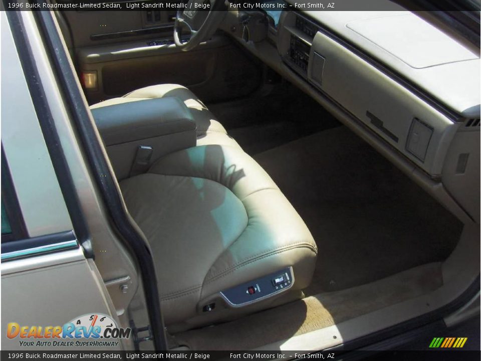1996 Buick Roadmaster Limited Sedan Light Sandrift Metallic / Beige Photo #6