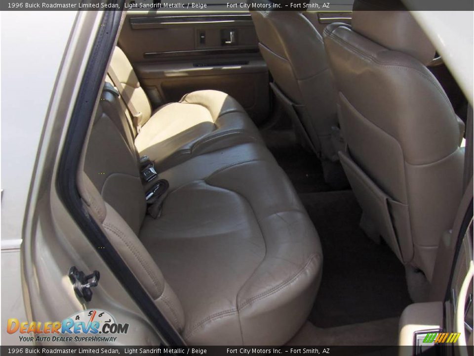 1996 Buick Roadmaster Limited Sedan Light Sandrift Metallic / Beige Photo #7