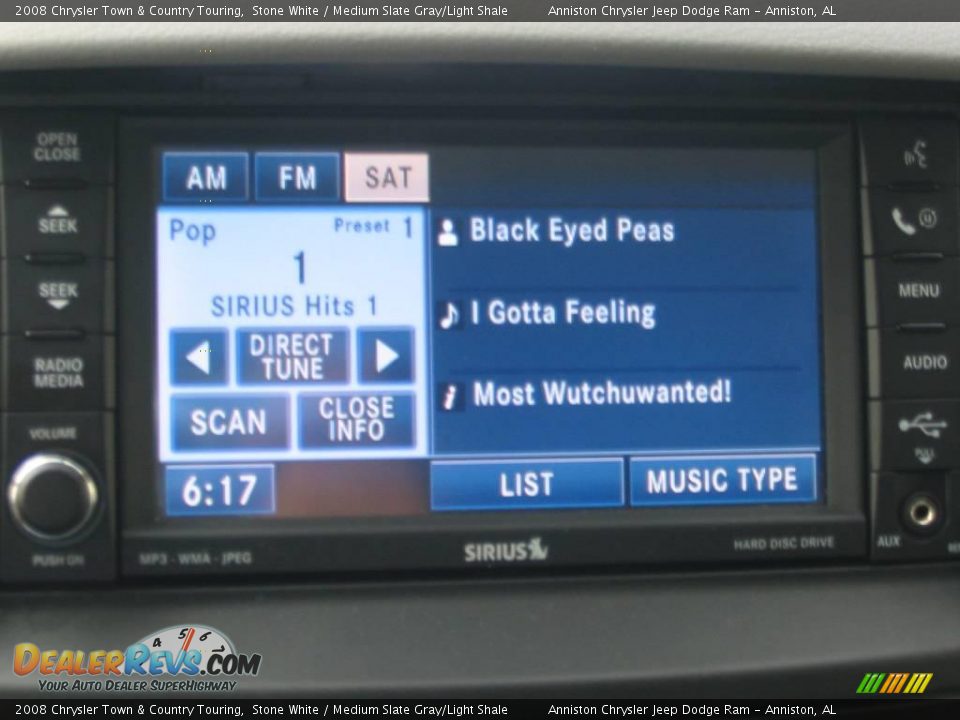 2008 Chrysler Town & Country Touring Stone White / Medium Slate Gray/Light Shale Photo #9