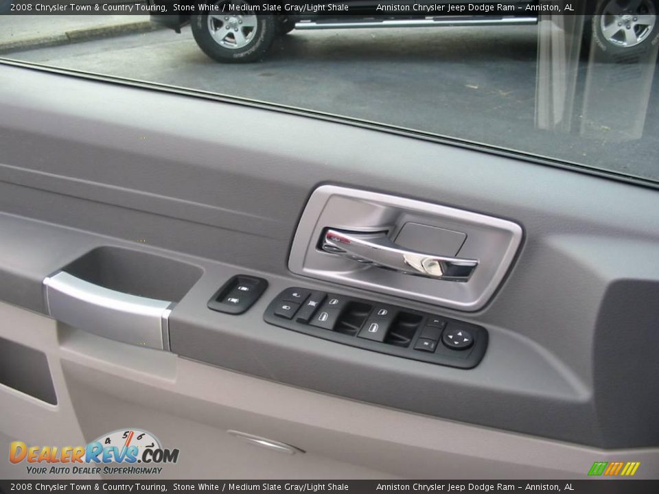 2008 Chrysler Town & Country Touring Stone White / Medium Slate Gray/Light Shale Photo #17