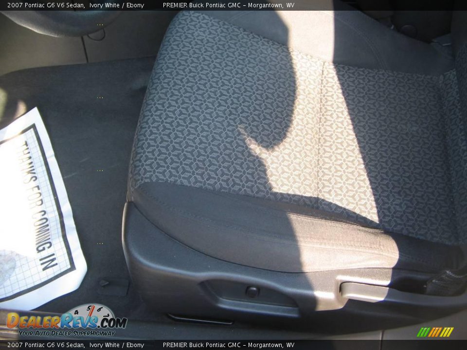 2007 Pontiac G6 V6 Sedan Ivory White / Ebony Photo #12