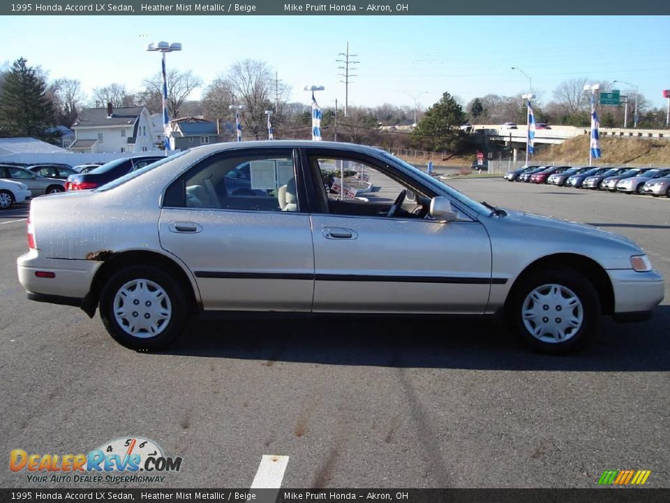 1995 Honda Accord LX Sedan Heather Mist Metallic / Beige Photo #6