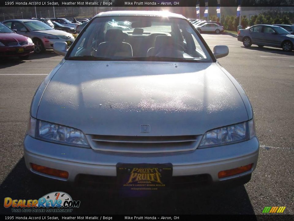 1995 Honda Accord LX Sedan Heather Mist Metallic / Beige Photo #8