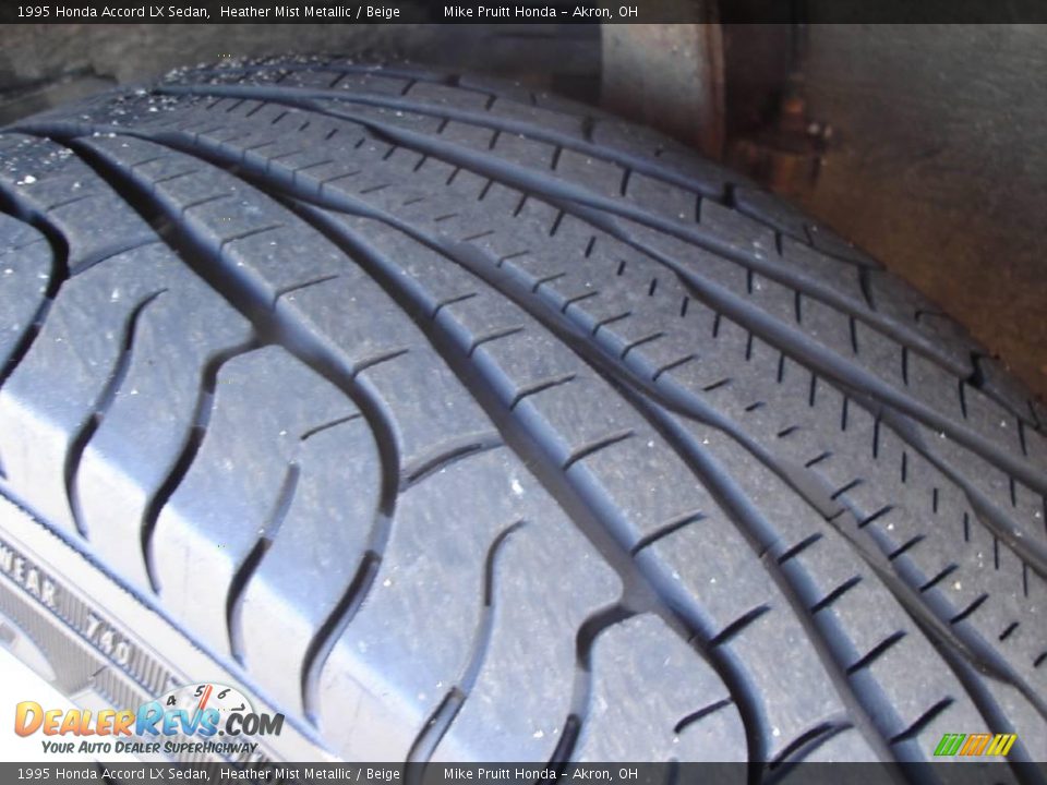 1995 Honda Accord LX Sedan Heather Mist Metallic / Beige Photo #10