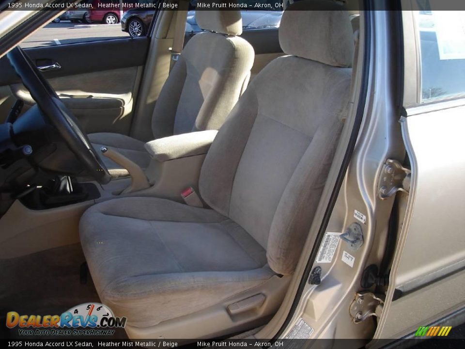 1995 Honda Accord LX Sedan Heather Mist Metallic / Beige Photo #12