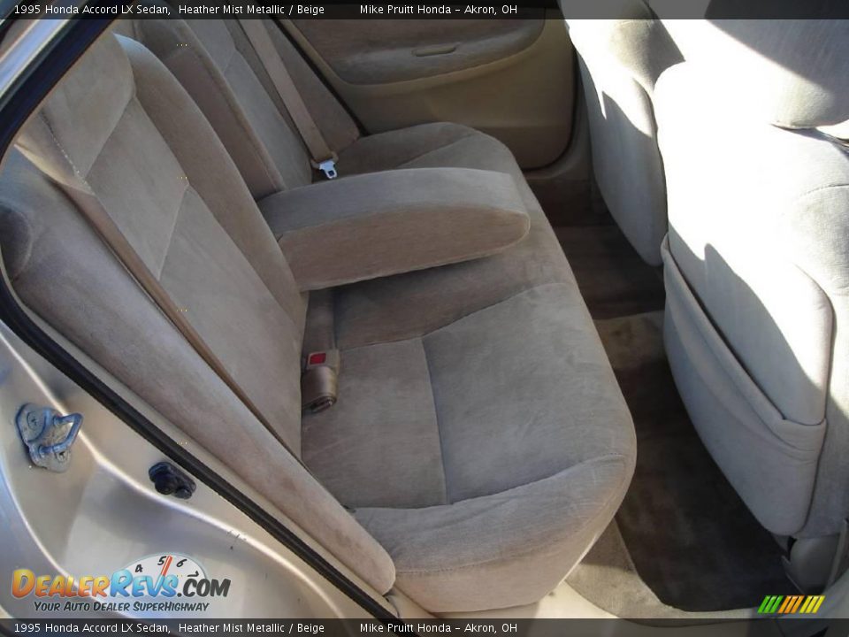 1995 Honda Accord LX Sedan Heather Mist Metallic / Beige Photo #14