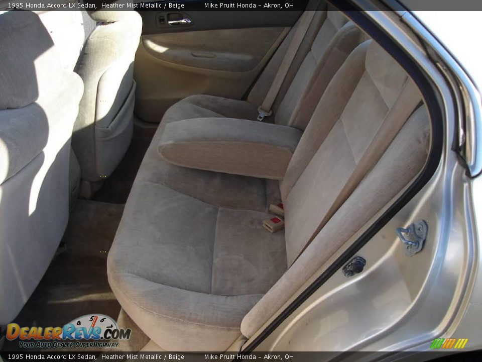1995 Honda Accord LX Sedan Heather Mist Metallic / Beige Photo #15
