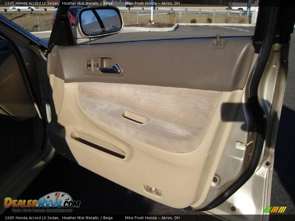 1995 Honda Accord LX Sedan Heather Mist Metallic / Beige Photo #17