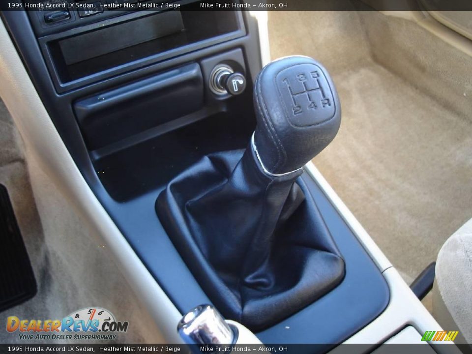 1995 Honda Accord LX Sedan Heather Mist Metallic / Beige Photo #24