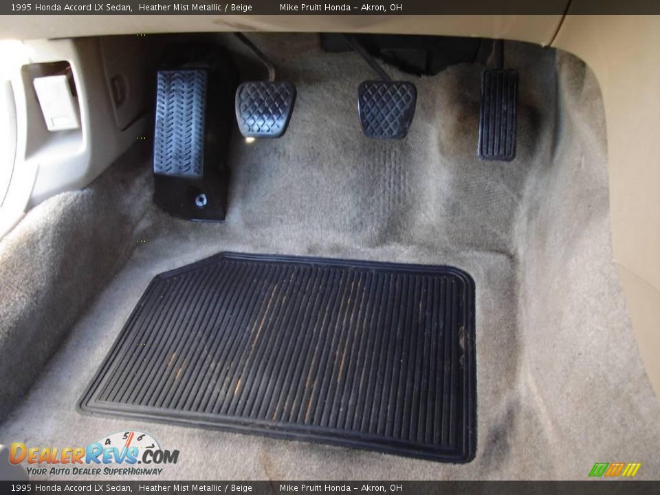 1995 Honda Accord LX Sedan Heather Mist Metallic / Beige Photo #26