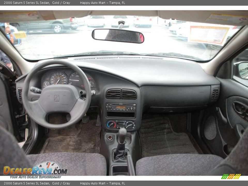 2000 Saturn S Series SL Sedan Gold / Gray Photo #9