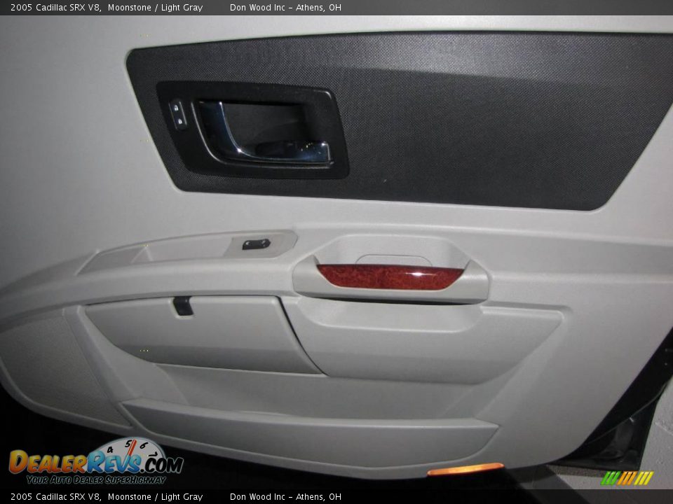 2005 Cadillac SRX V8 Moonstone / Light Gray Photo #15