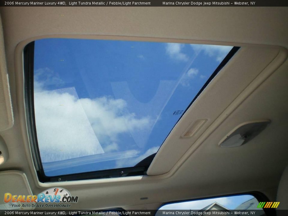 2006 Mercury Mariner Luxury 4WD Light Tundra Metallic / Pebble/Light Parchment Photo #4
