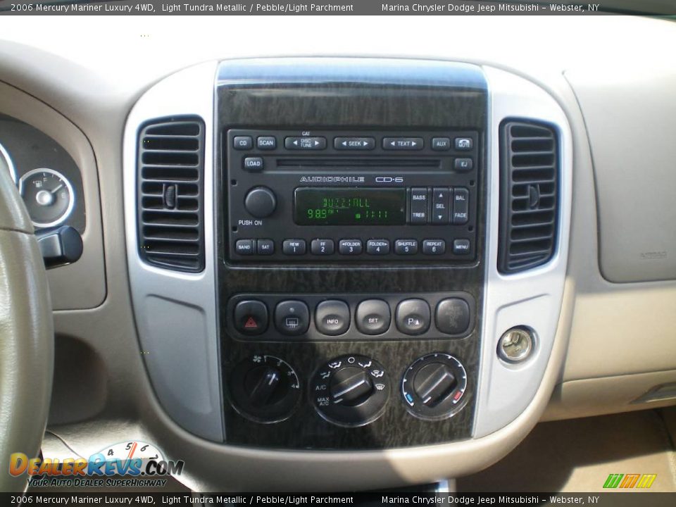 2006 Mercury Mariner Luxury 4WD Light Tundra Metallic / Pebble/Light Parchment Photo #5