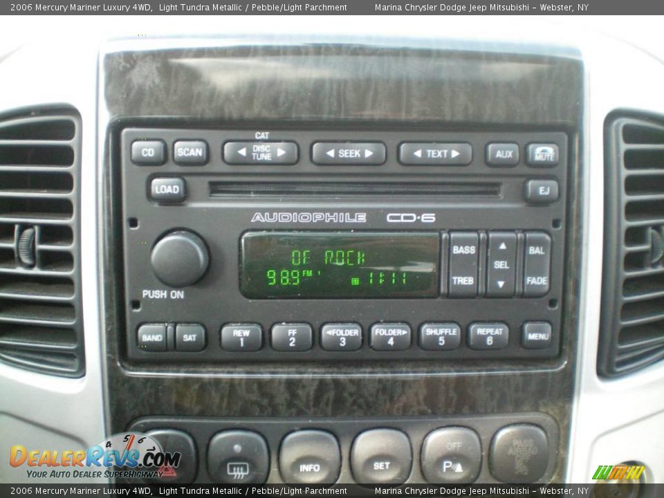 2006 Mercury Mariner Luxury 4WD Light Tundra Metallic / Pebble/Light Parchment Photo #6
