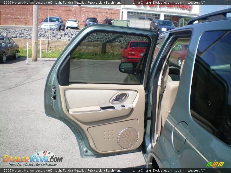 2006 Mercury Mariner Luxury 4WD Light Tundra Metallic / Pebble/Light Parchment Photo #17