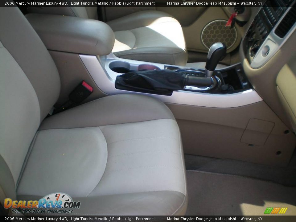 2006 Mercury Mariner Luxury 4WD Light Tundra Metallic / Pebble/Light Parchment Photo #25
