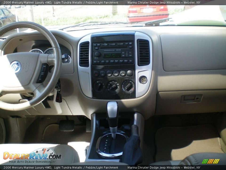 2006 Mercury Mariner Luxury 4WD Light Tundra Metallic / Pebble/Light Parchment Photo #27