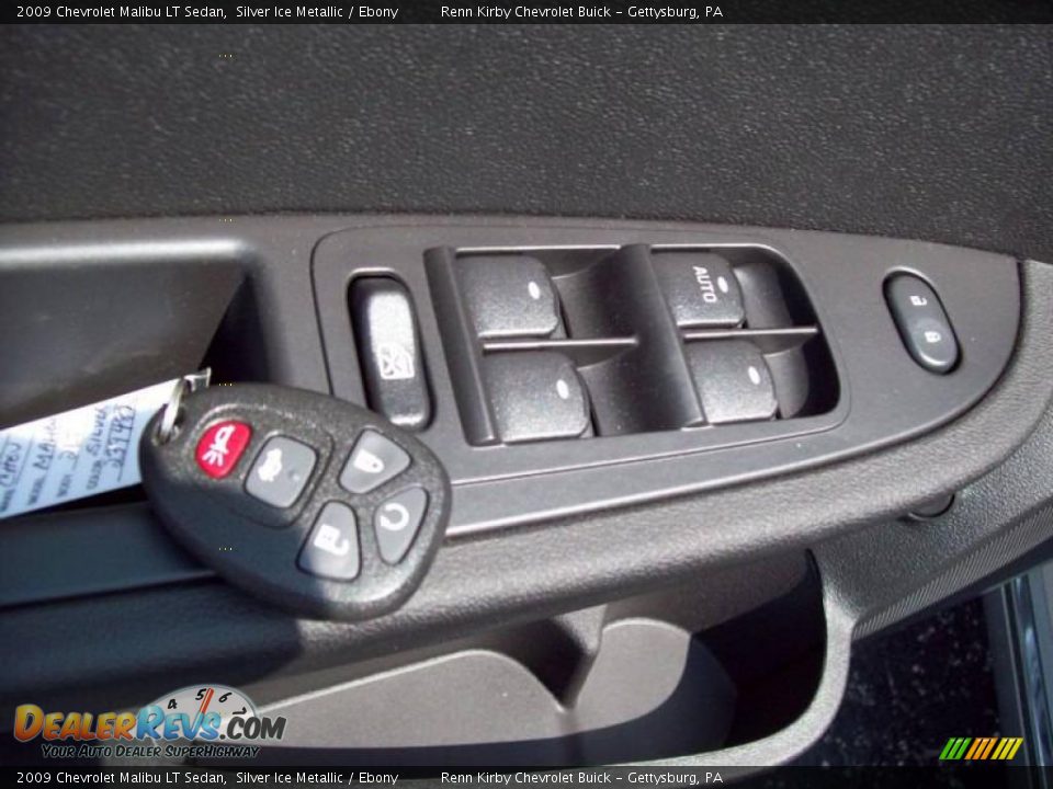 2009 Chevrolet Malibu LT Sedan Silver Ice Metallic / Ebony Photo #17