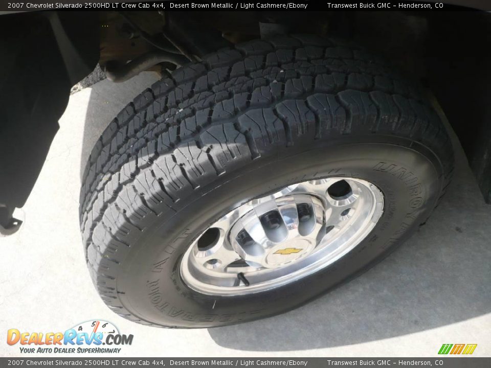 2007 Chevrolet Silverado 2500HD LT Crew Cab 4x4 Desert Brown Metallic / Light Cashmere/Ebony Photo #7