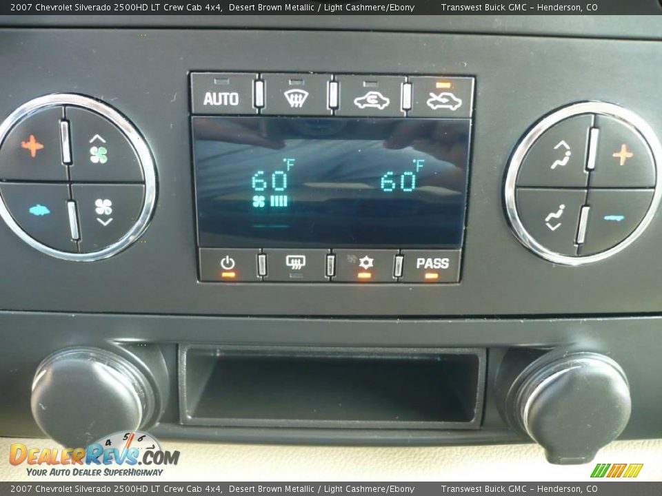 2007 Chevrolet Silverado 2500HD LT Crew Cab 4x4 Desert Brown Metallic / Light Cashmere/Ebony Photo #23