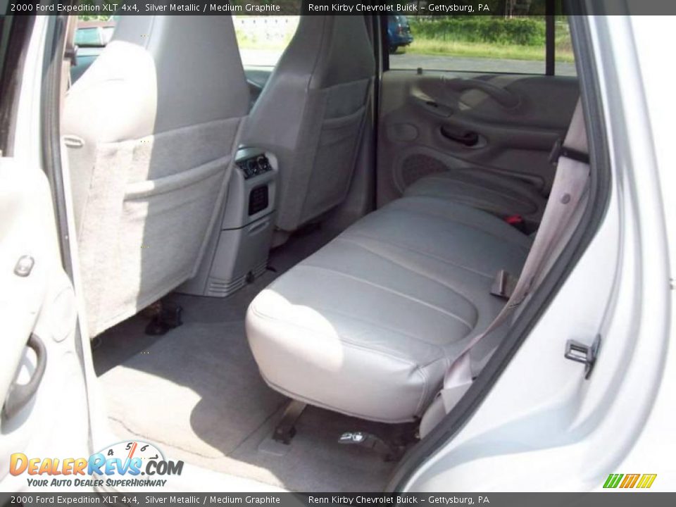 2000 Ford Expedition XLT 4x4 Silver Metallic / Medium Graphite Photo #24