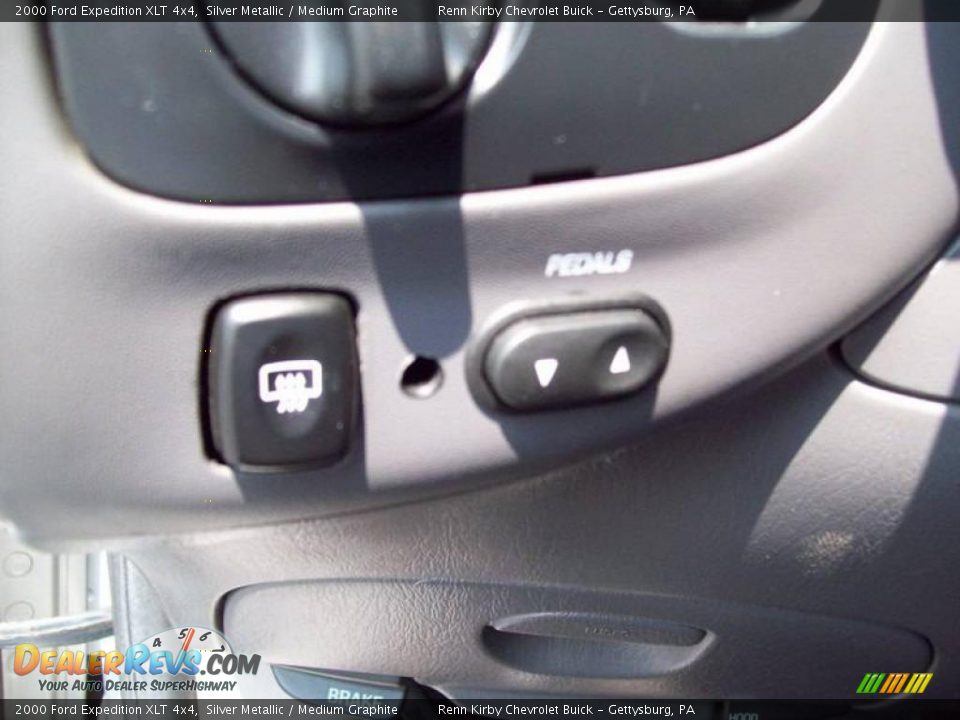 2000 Ford Expedition XLT 4x4 Silver Metallic / Medium Graphite Photo #26