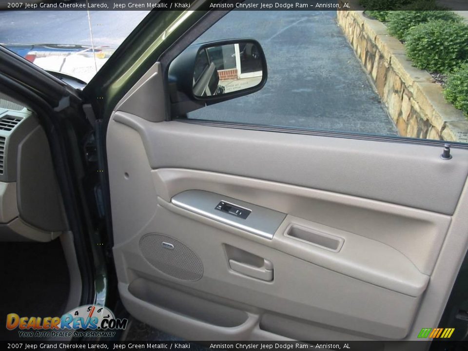 2007 Jeep Grand Cherokee Laredo Jeep Green Metallic / Khaki Photo #19