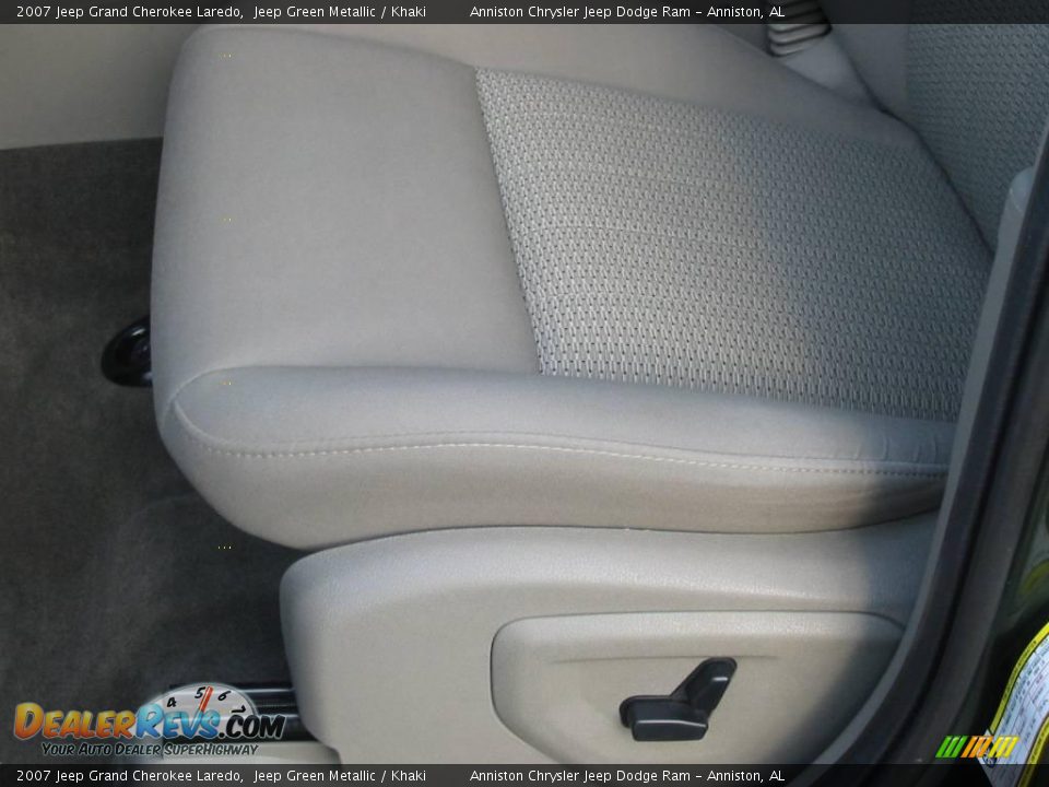 2007 Jeep Grand Cherokee Laredo Jeep Green Metallic / Khaki Photo #23