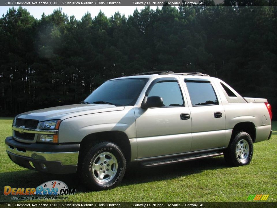 2004 Chevrolet Avalanche 1500 Silver Birch Metallic / Dark Charcoal Photo #1