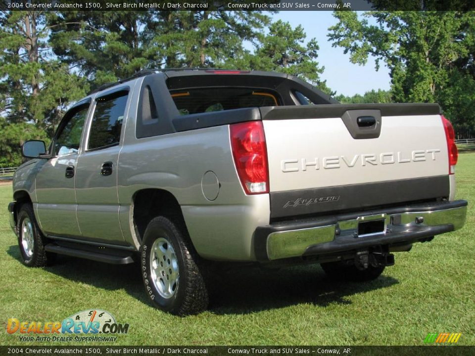 2004 Chevrolet Avalanche 1500 Silver Birch Metallic / Dark Charcoal Photo #8