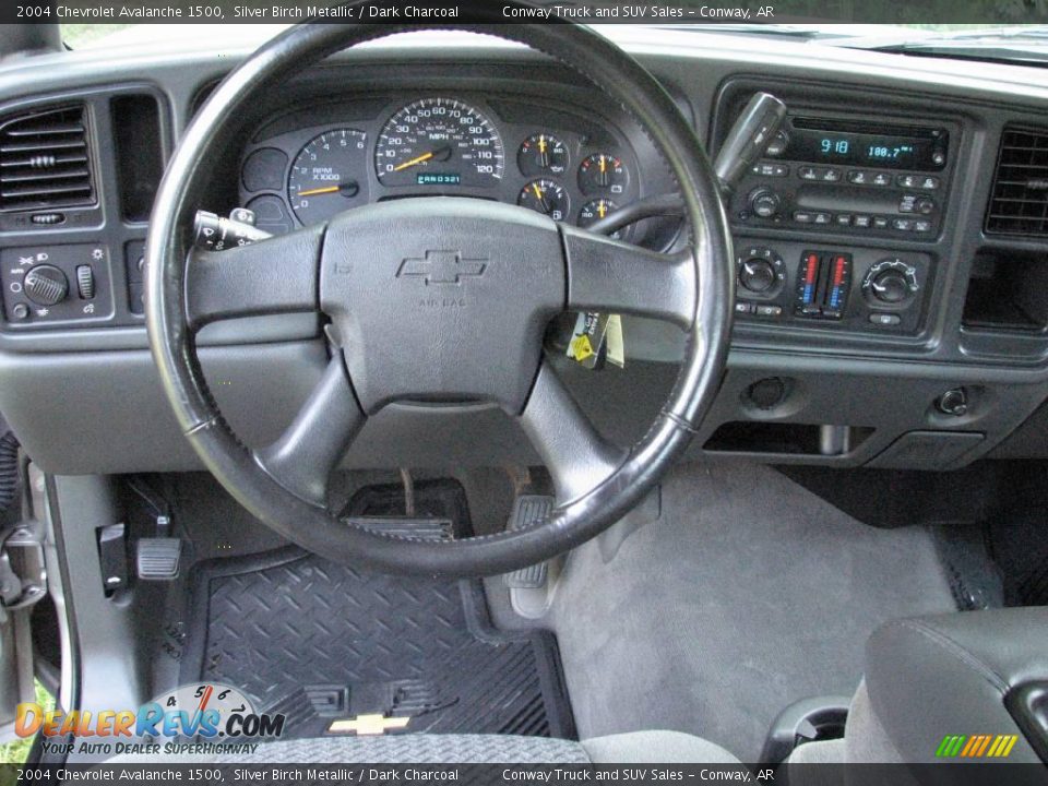 2004 Chevrolet Avalanche 1500 Silver Birch Metallic / Dark Charcoal Photo #9