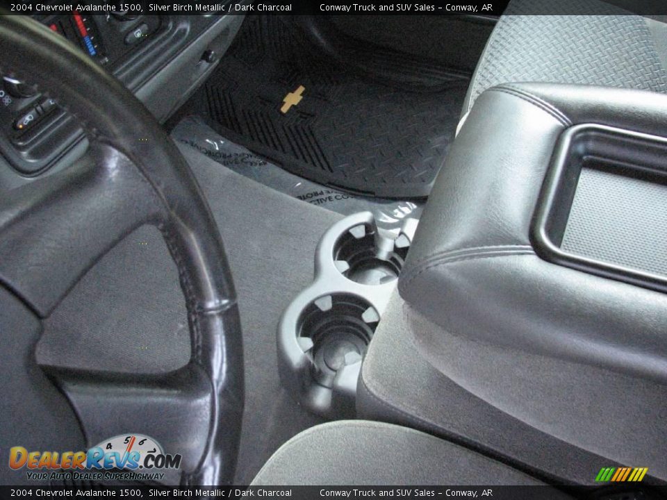 2004 Chevrolet Avalanche 1500 Silver Birch Metallic / Dark Charcoal Photo #11