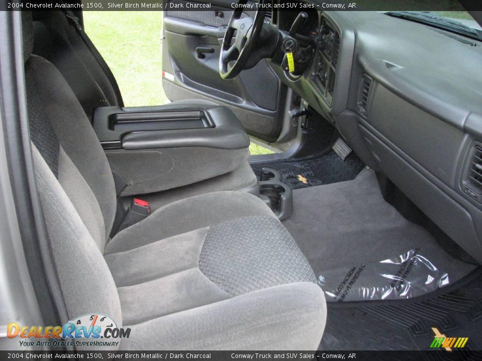 2004 Chevrolet Avalanche 1500 Silver Birch Metallic / Dark Charcoal Photo #14