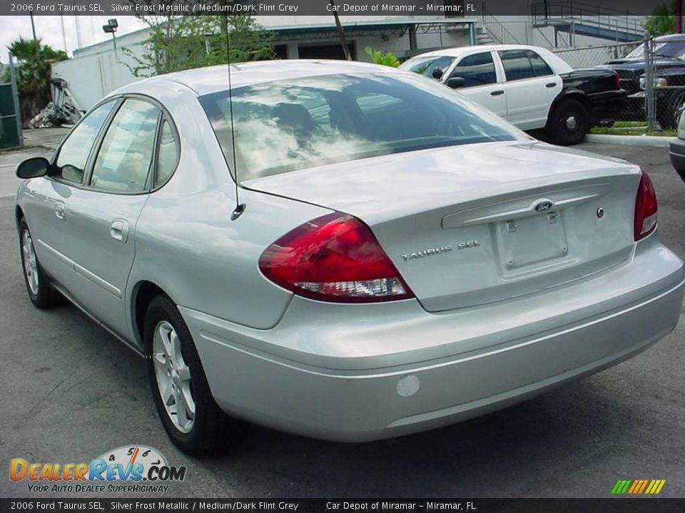 2006 Ford Taurus SEL Silver Frost Metallic / Medium/Dark Flint Grey Photo #5