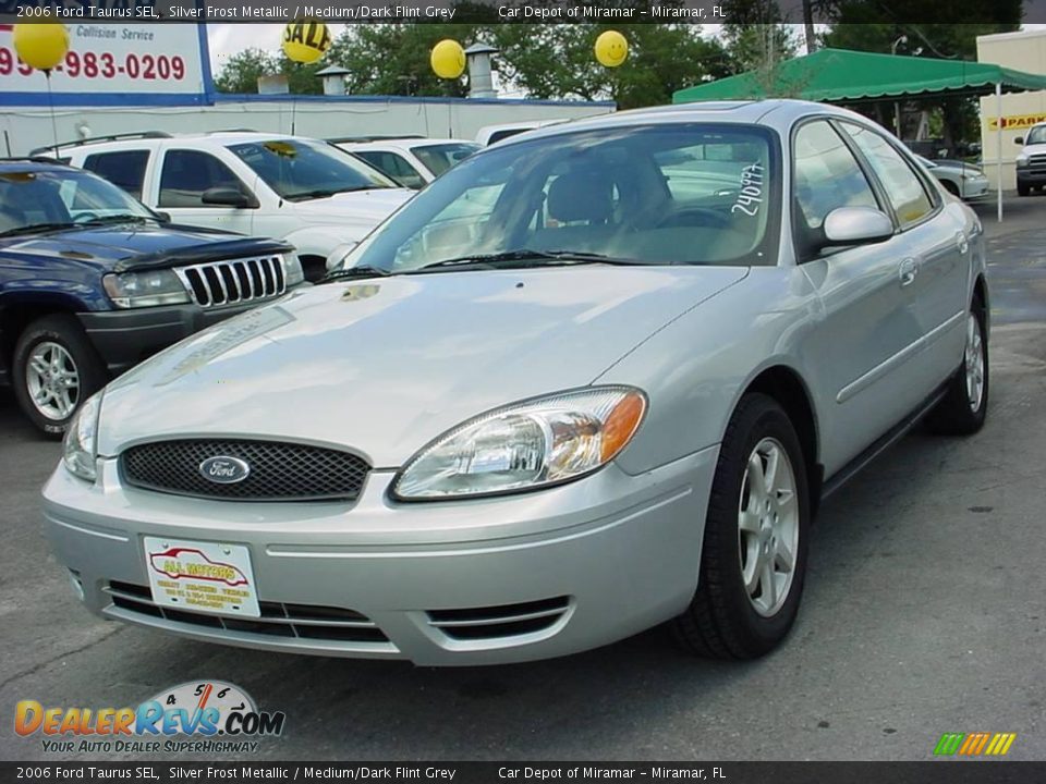 2006 Ford Taurus SEL Silver Frost Metallic / Medium/Dark Flint Grey Photo #7