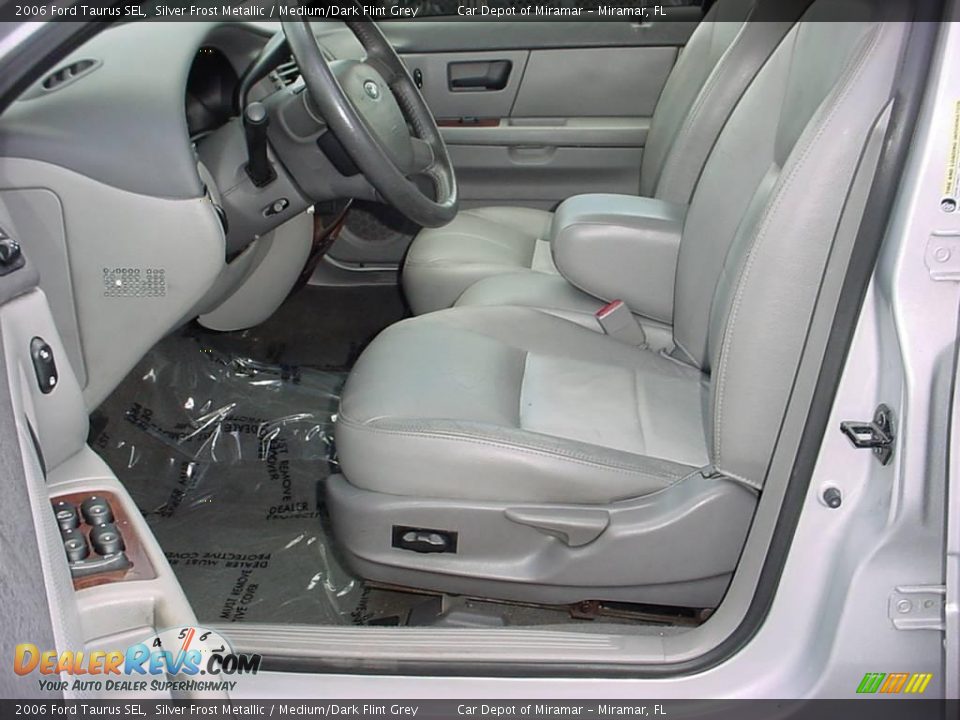 2006 Ford Taurus SEL Silver Frost Metallic / Medium/Dark Flint Grey Photo #10