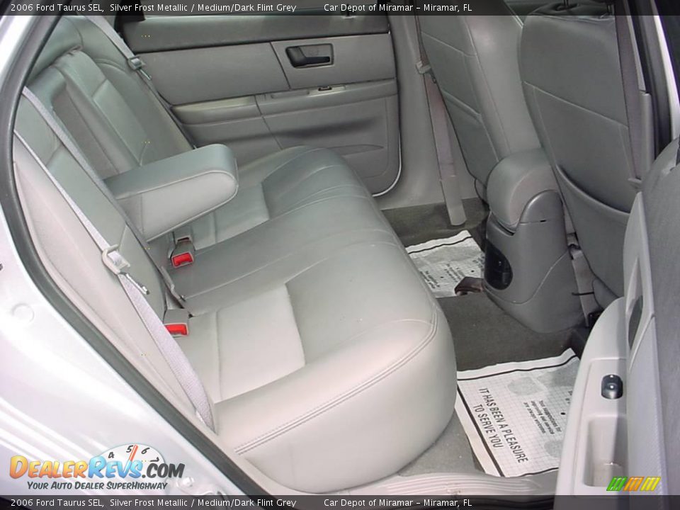 2006 Ford Taurus SEL Silver Frost Metallic / Medium/Dark Flint Grey Photo #12