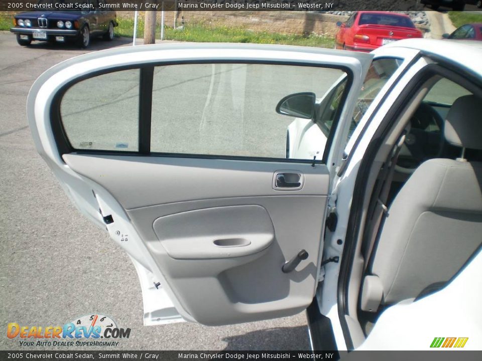 2005 Chevrolet Cobalt Sedan Summit White / Gray Photo #17