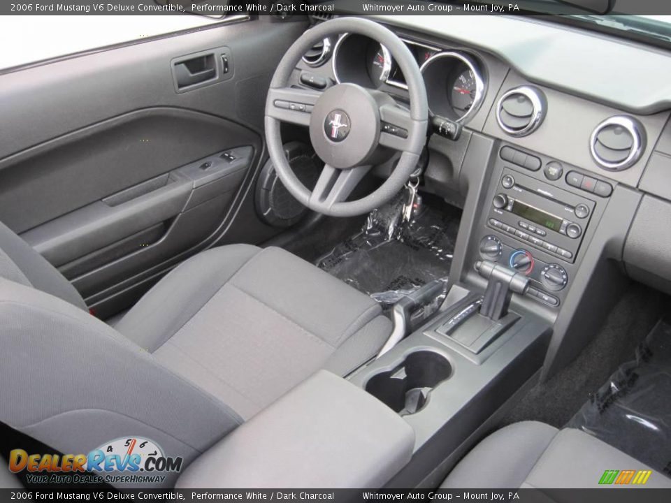 2006 Ford Mustang V6 Deluxe Convertible Performance White / Dark Charcoal Photo #8