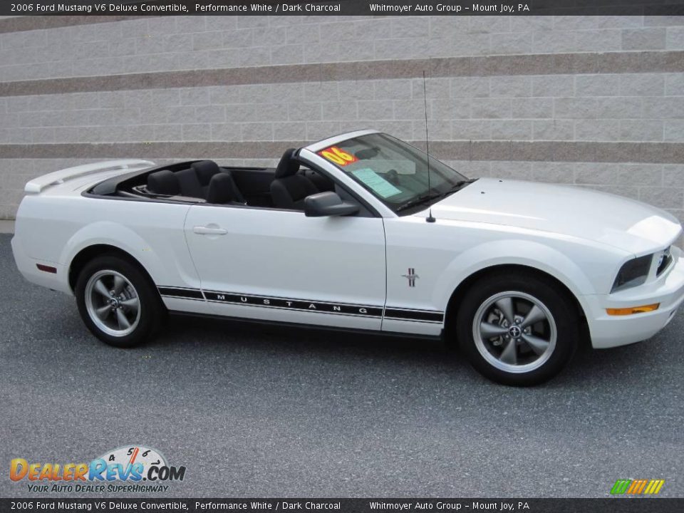 2006 Ford Mustang V6 Deluxe Convertible Performance White / Dark Charcoal Photo #9